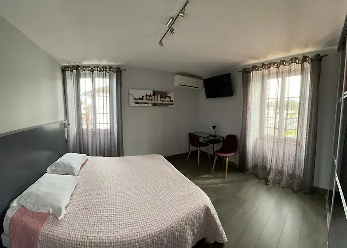 Mendy Hotel